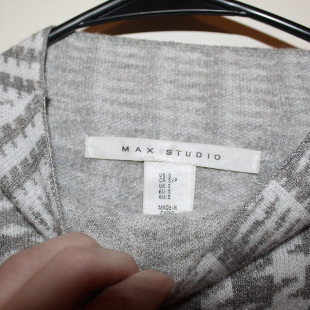 Max Studio Patterned Sweater - Picture 3 of 4